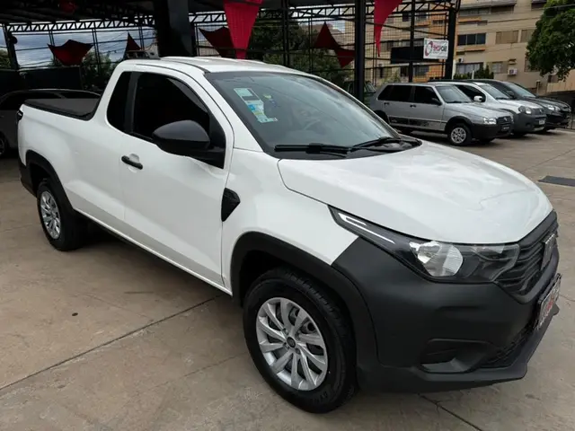 Carro Fiat Strada 2023 Endurance 1.4 Cabine Plus (Flex)