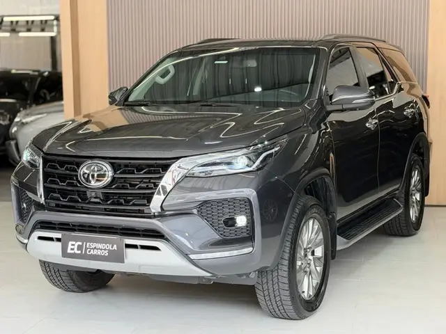 Carro Toyota SW4 2024 SRX 2.8 Turbodiesel 4x4 (Aut.) (7 Lugares)