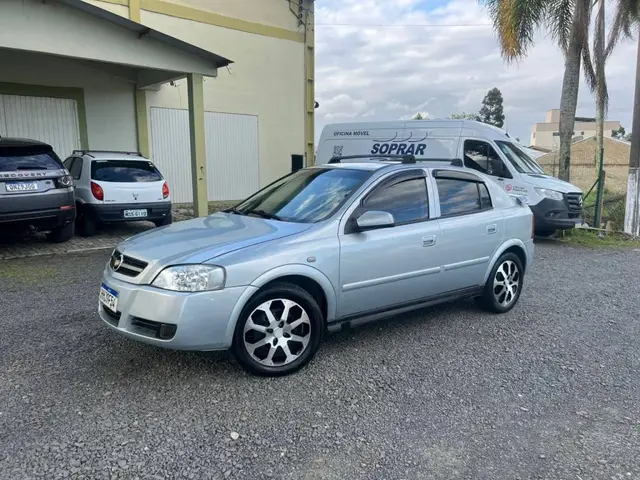 Carro Chevrolet Astra Sedan 2011 Advantage 2.0 (Flex)