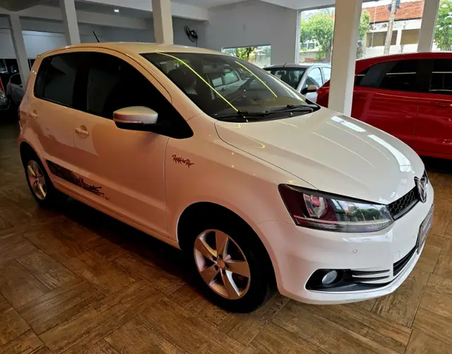 Carro Volkswagen Fox 2016 1.6 MSI Rock in Rio (Flex)