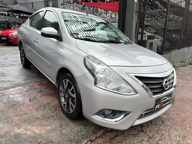Carro Nissan Versa 2017 1.6 16V SL FlexStart CVT (Flex)