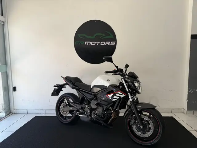 Moto Yamaha XJ6 N 2015 XJ6 N SP