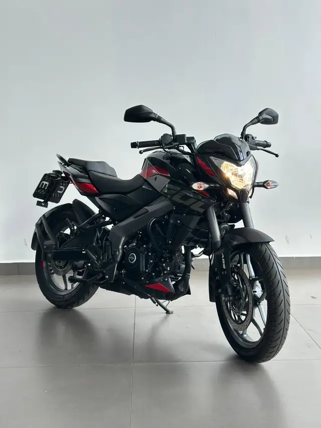 Moto Bajaj Dominar 200 2025 DOMINAR 200
