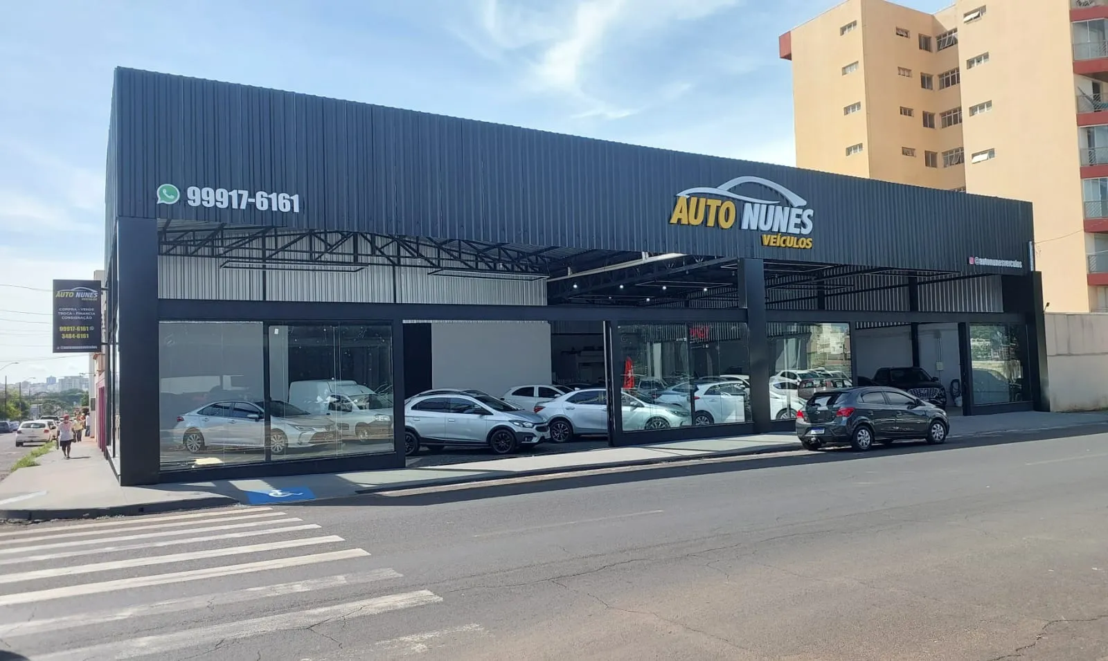 Fachada da loja Auto Nunes Veículos - Uberlândia - MG