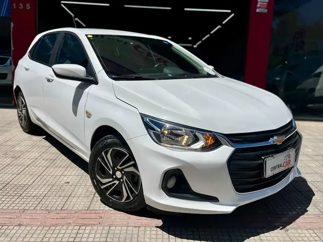 Carro Chevrolet Onix Plus 2024 LT 1.0