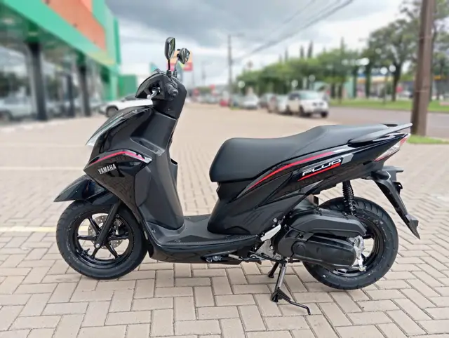 Moto Yamaha Fluo 2026 Hybrid Connected