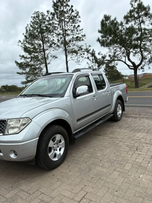 Carro Nissan Frontier 2008 SEL 4x4 2.5 16V (cab. dupla) (aut)