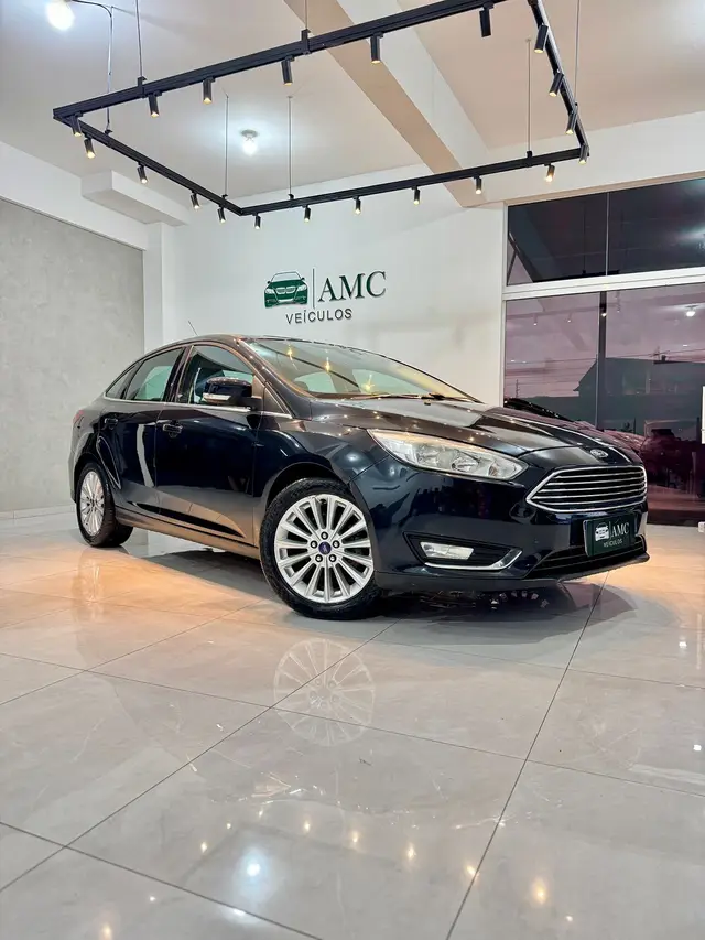 Carro Ford Focus Sedan 2016 Titanium 2.0 PowerShift