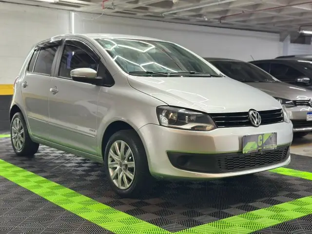 Carro Volkswagen Fox 2013 1.0 TEC (Flex) 4p