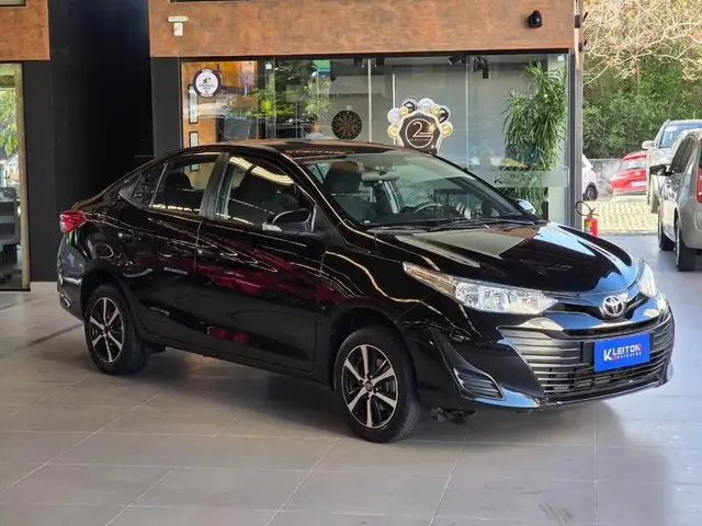 Carro Toyota Yaris Sedan 2020 1.5 XL Live CVT (Flex)