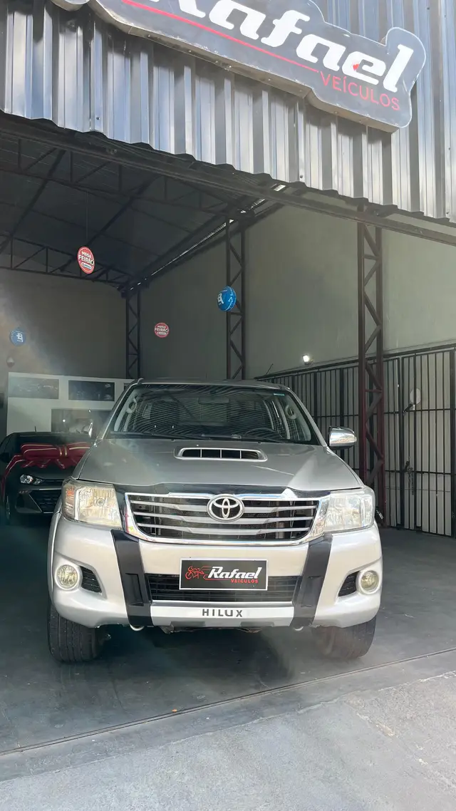Carro Toyota Hilux Cabine Dupla 2014 Hilux 3.0 TDI 4x4 CD SRV (Aut)