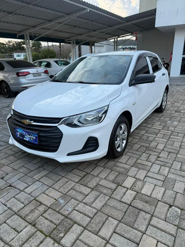 Carro Chevrolet Onix 2023 1.0