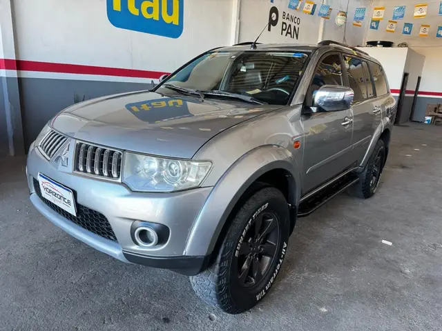 Carro Mitsubishi Pajero Dakar 2013 3.2 HPE 4WD (aut)