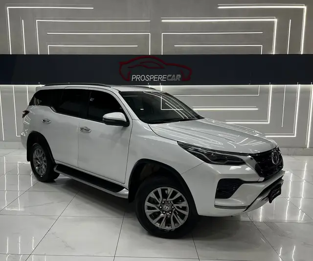 Carro Toyota SW4 2024 SRX 2.8 Turbodiesel 4x4 (Aut.) (7 Lugares)