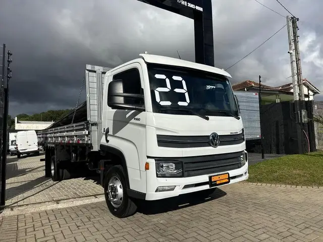 Caminhão Volkswagen 11.180 2023 11-180 Delivery 2p (diesel)(E5)