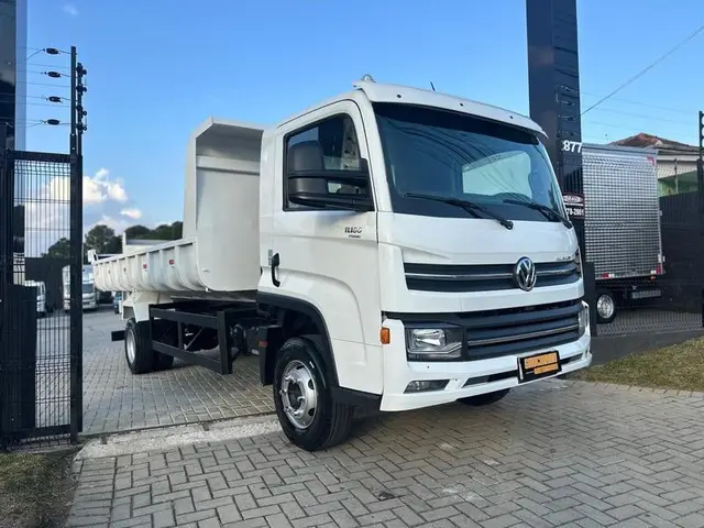 Caminhão Volkswagen 11.180 2023 11-180 Delivery 2p (diesel)(E5)