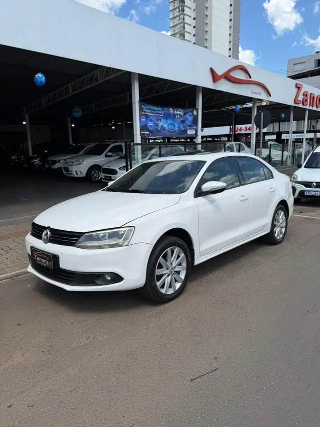 Carro Volkswagen Jetta 2013 2.0 Comfortline Tiptronic (Flex)