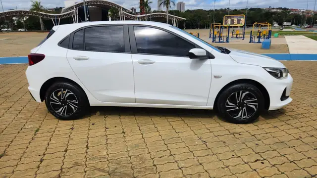 Carro Chevrolet Onix 2024 LT 1.0 Turbo