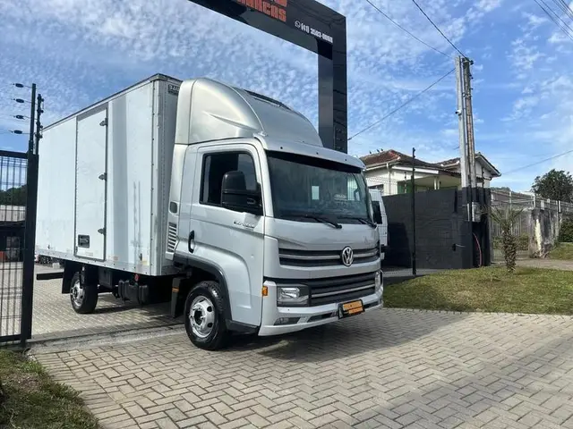 Caminhão Volkswagen Express 2021 DRC 4X2 2p (diesel) (E5)