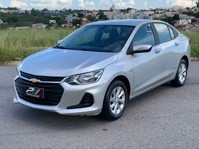 Carro Chevrolet Onix Plus 2023 LT 1.0