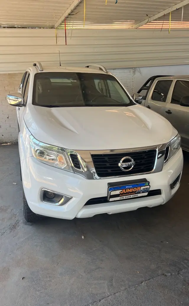 Carro Nissan Frontier 2018 2.3 TD CD LE 4x4 (Aut)