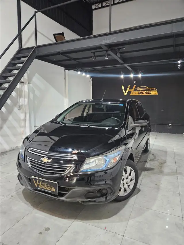 Carro Chevrolet Onix 2014 1.4 LT SPE/4 (Aut)
