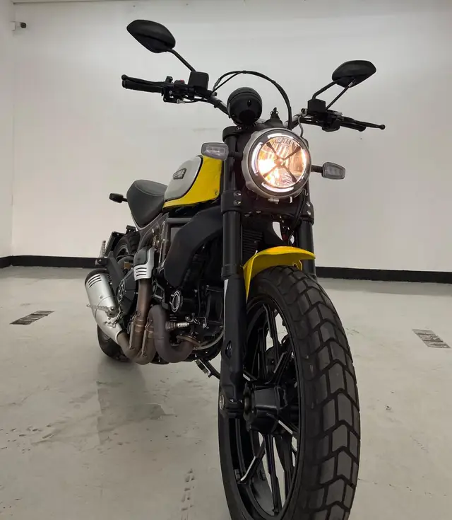 Moto Ducati Scrambler 2022 Icon