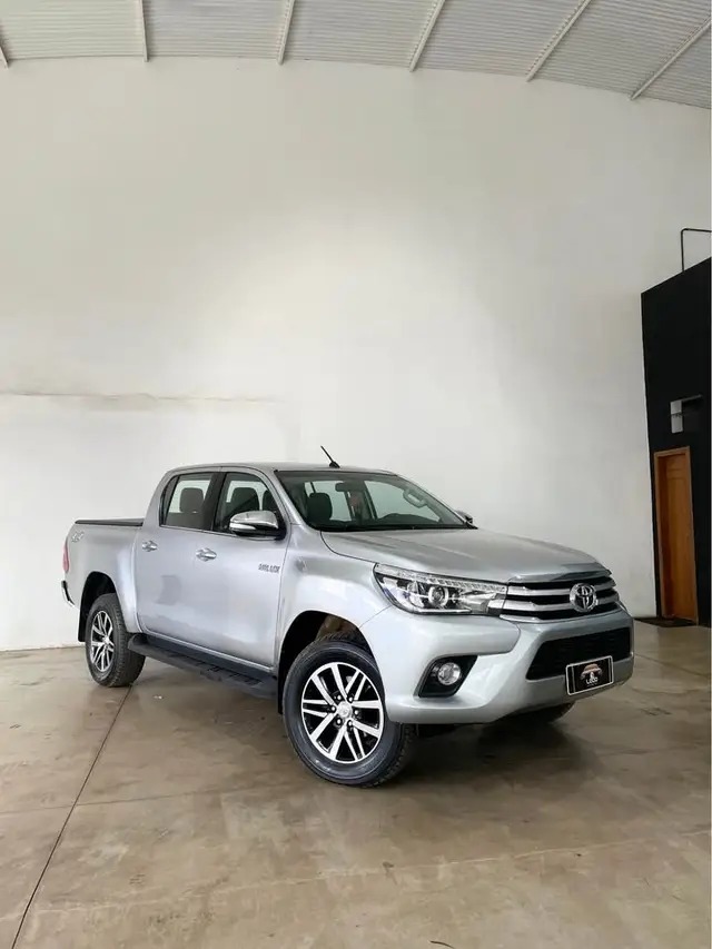 Carro Toyota Hilux Cabine Dupla 2016 Hilux 2.8 TDI SRX CD 4x4 (Aut)