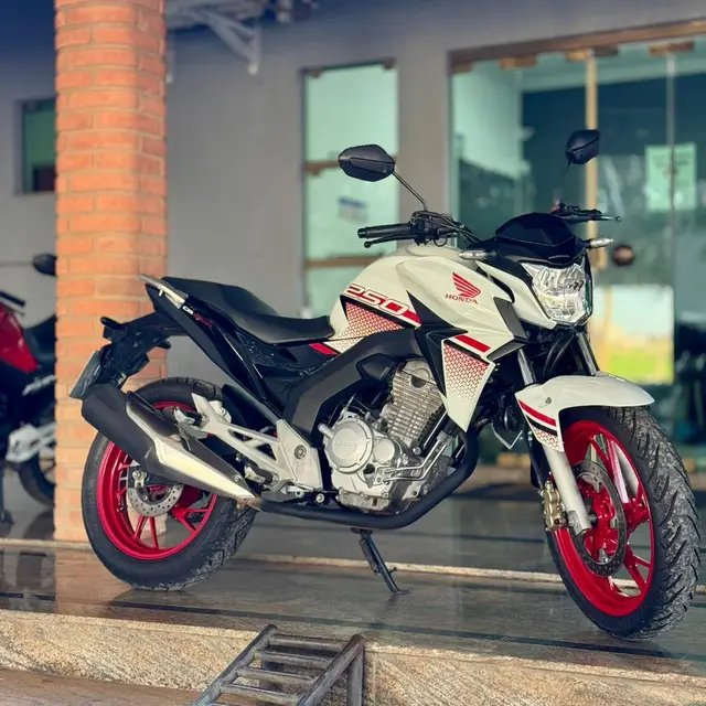 Moto Honda CB 250F Twister 2022 250F (ABS)