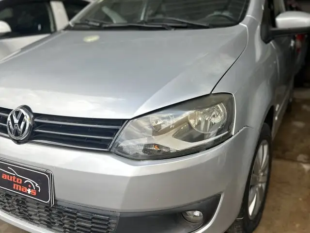 Carro Volkswagen Fox 2011 1.0 8V (Flex) 4p
