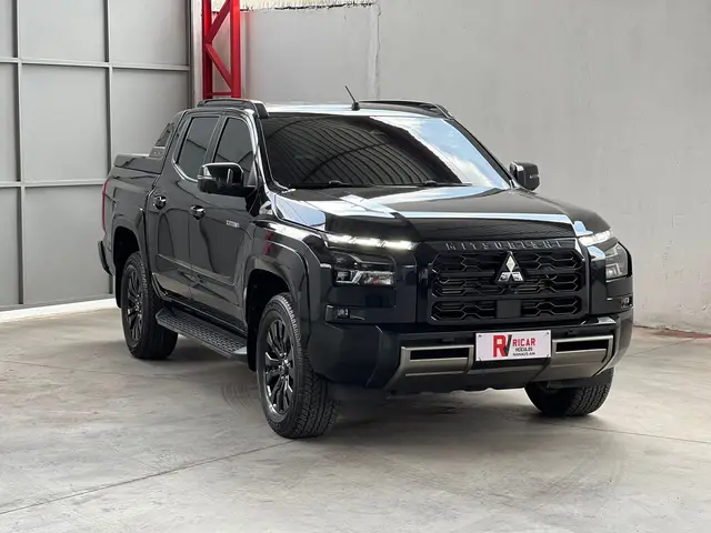Carro Mitsubishi Triton 2026 Katana