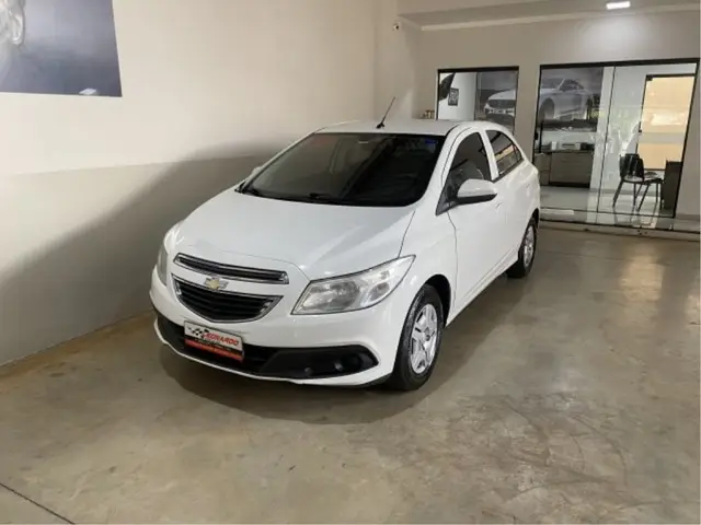 Carro Chevrolet Onix 2013 1.0 LT SPE/4