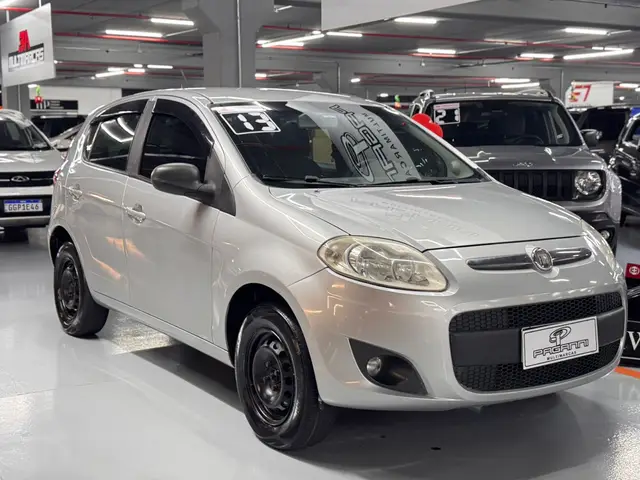Carro Fiat Palio 2013 Attractive 1.4 8V (Flex)