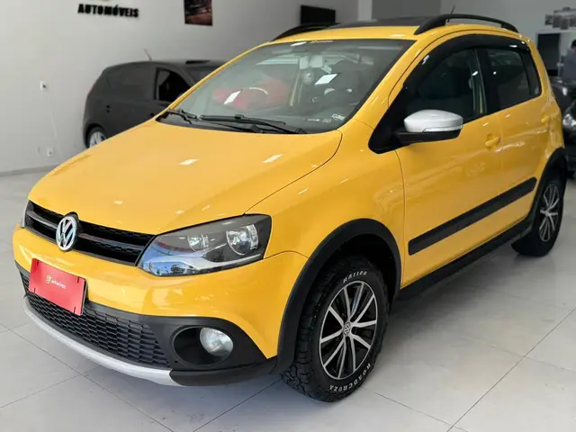 Carro Volkswagen CrossFox 2014 1.6 VHT (Flex)