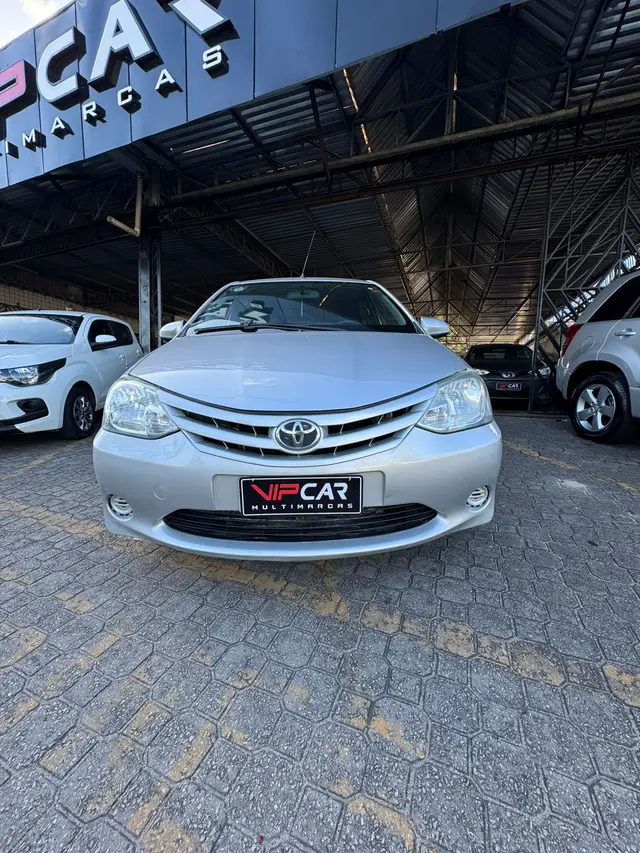 Carro Toyota Etios 2014 X 1.3 (Flex)