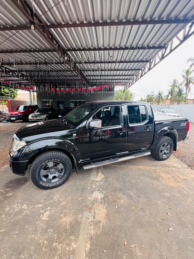 Carro Nissan Frontier 2008 SEL 4x4 2.5 16V (cab. dupla) (aut)