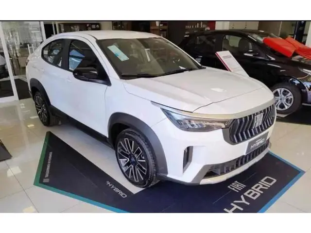 Carro Fiat Fastback 2026 Turbo 200