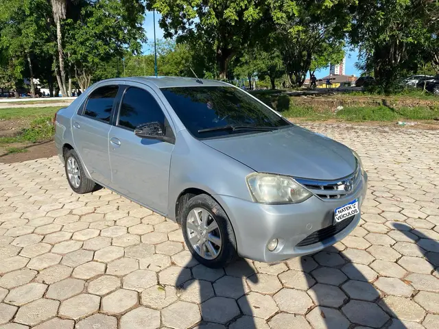 Carro Toyota Etios Sedan 2017 XLS 1.5 (Flex)