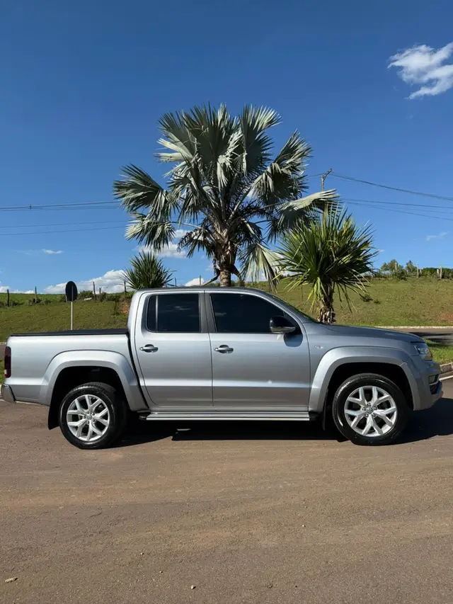 Carro Volkswagen Amarok 2023 Highline 3.0 CD 4x4 TDi (Aut)