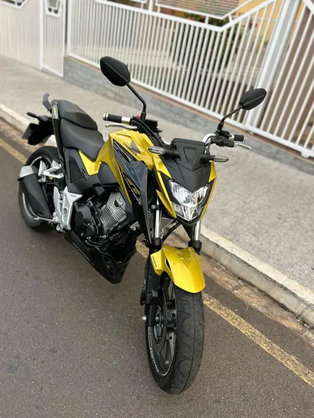 Moto Honda CB 300F Twister 2023 (ABS)