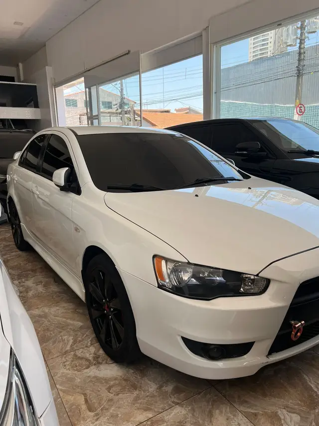 Carro Mitsubishi Lancer 2013 2.0 16V