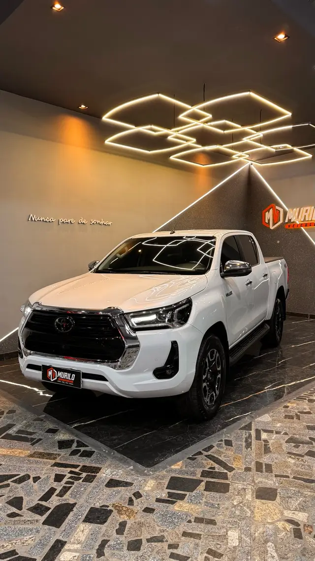 Carro Toyota Hilux Cabine Dupla 2024 SRX 4x4 2.8 Diesel