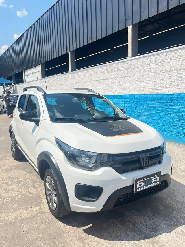 Carro Fiat Mobi 2024 Trekking 1.0