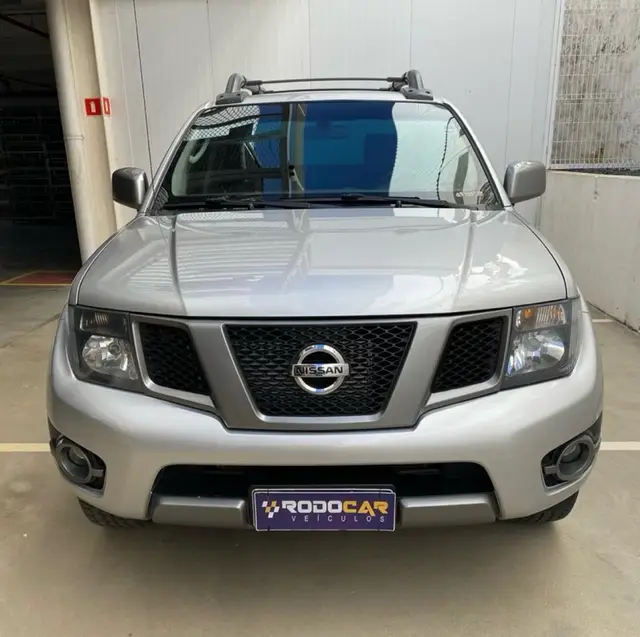 Carro Nissan Frontier 2015 2.5 TD CD 4x4 SV Attack