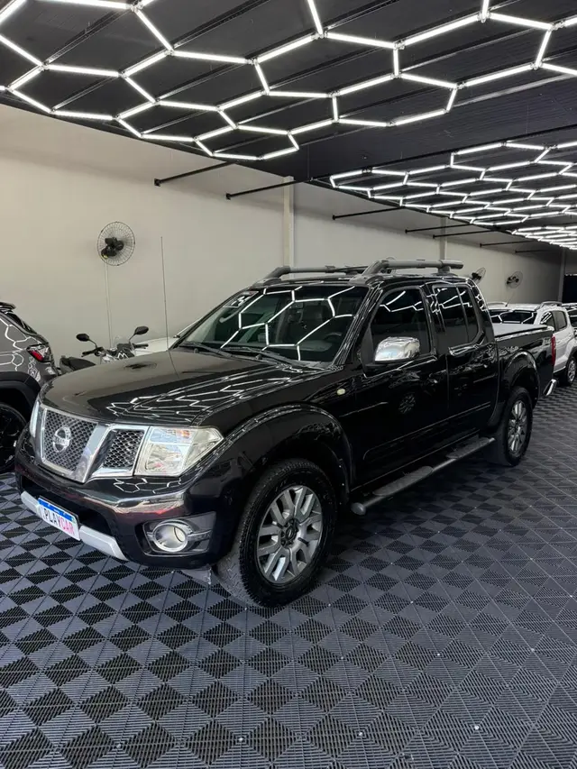 Carro Nissan Frontier 2014 2.5 TD CD 4x4 SL (Aut)