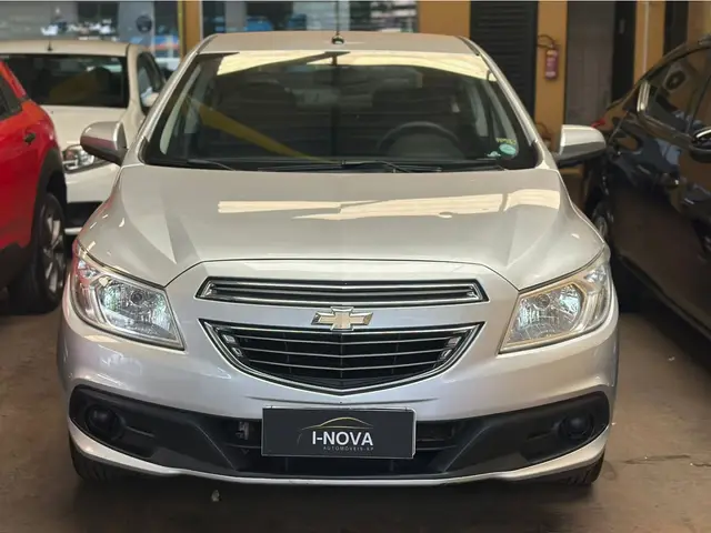 Carro Chevrolet Onix 2013 1.0 LT SPE/4