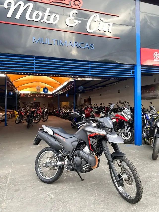 Moto Yamaha XTZ 250 Lander 2025 Connected