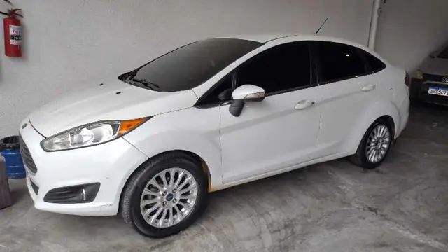 Carro Ford New Fiesta Sedan 2014 1.6 Titanium PowerShift (Flex)