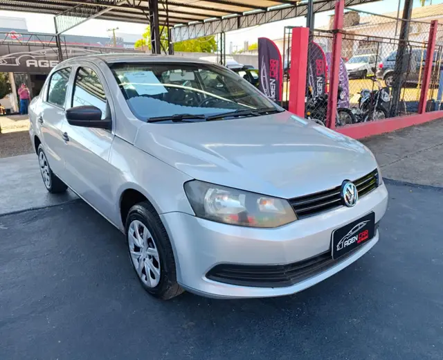 Carro Volkswagen Voyage 2015 1.6 VHT (Flex)