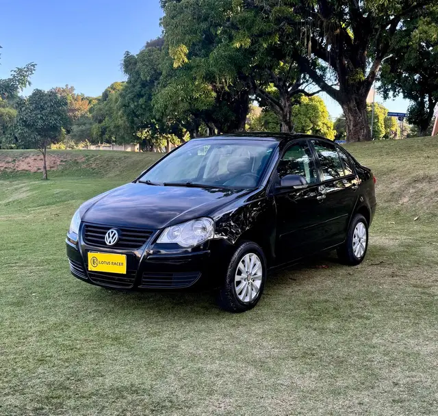 Carro Volkswagen Polo Sedan 2011 1.6 8V (Flex)